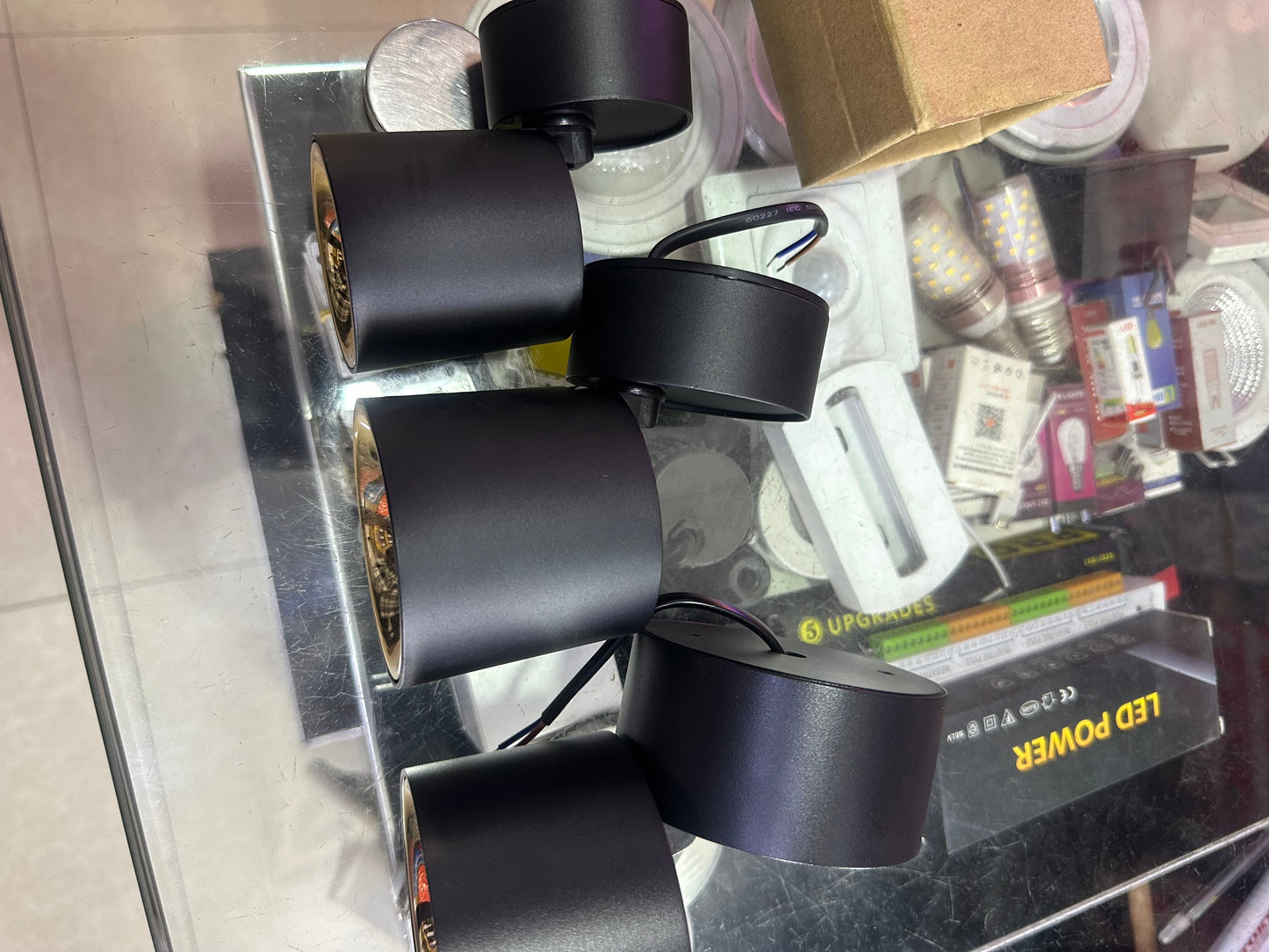 Tokyo ® LED Ceiling Foldable Spotlight