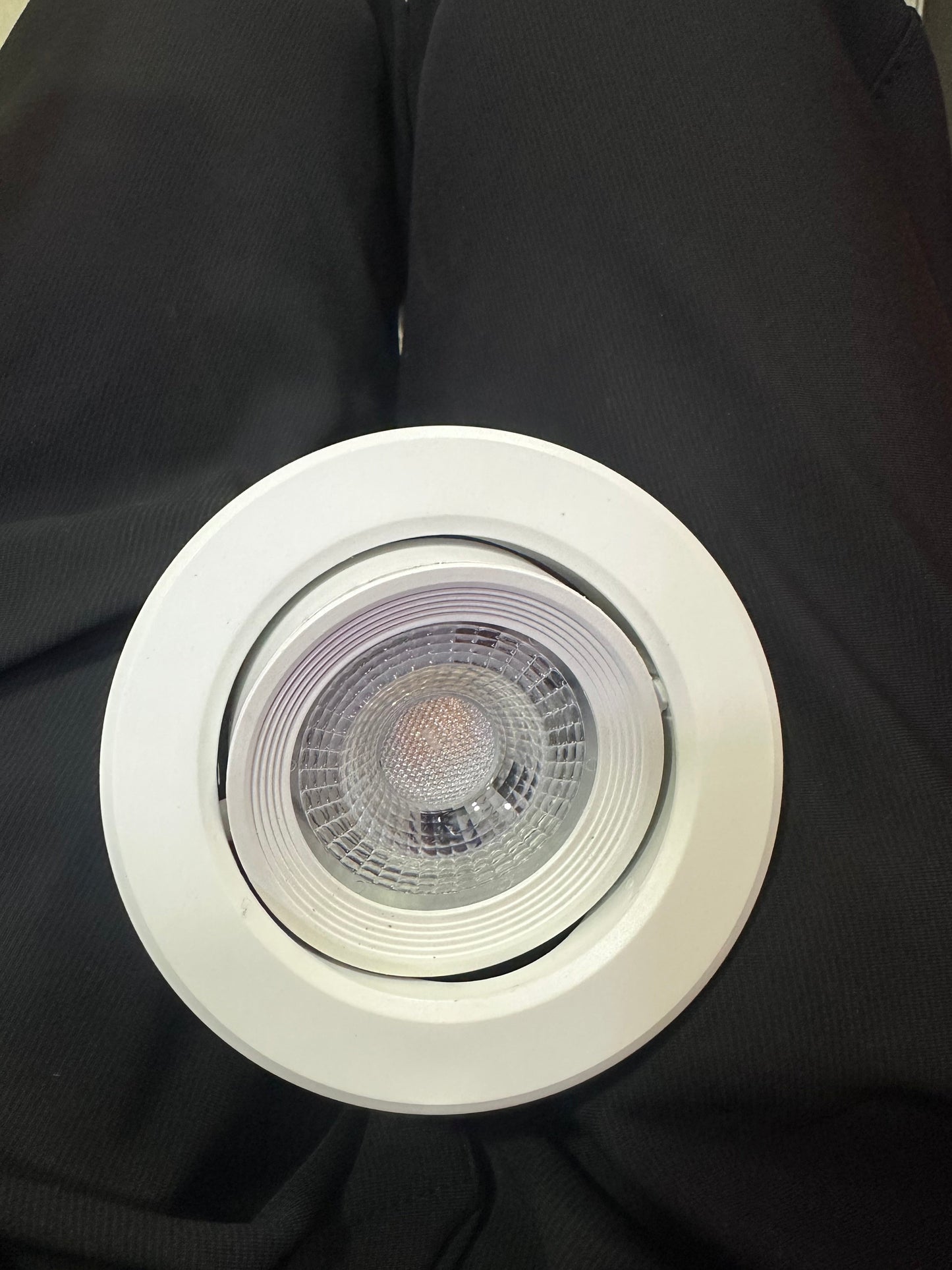 TOKYO ®  3 inch  7w COB\ Moveable Plastic body COB