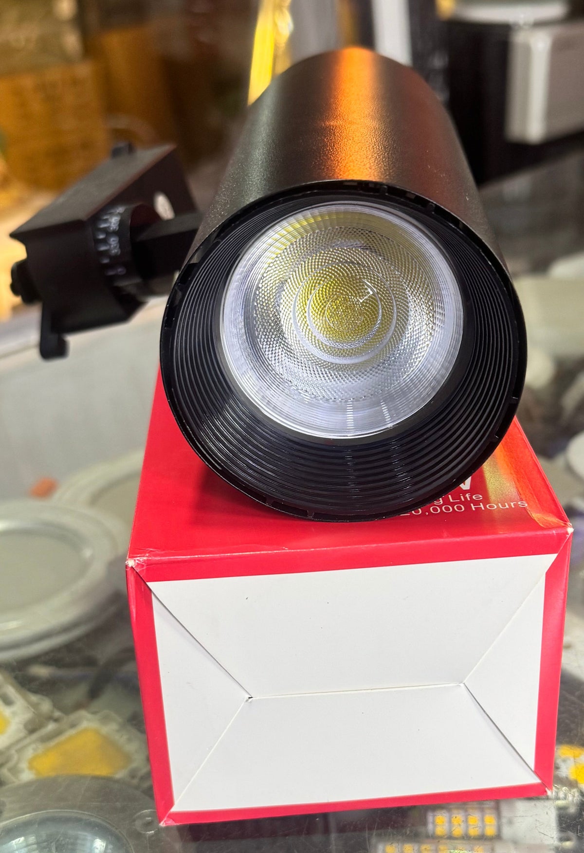 TOKYO 3 in 1 Tracklight/COB Moveable Spotlight